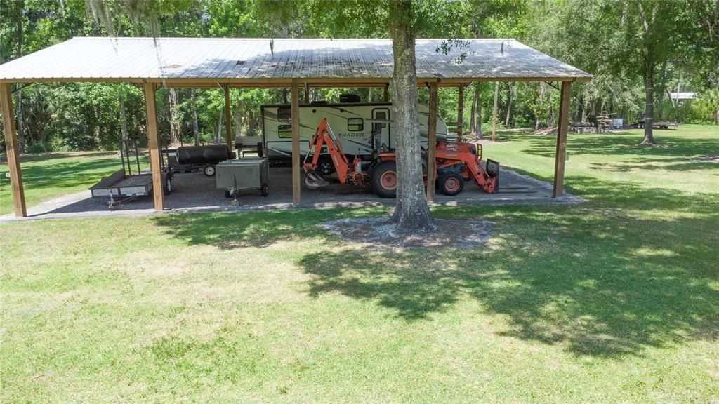 Pole Barn in the side yard.