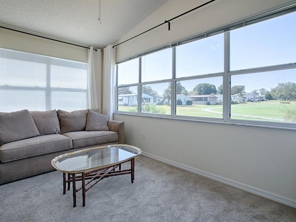 BRIGHT AND SPACIOUS FLORIDA ROOM