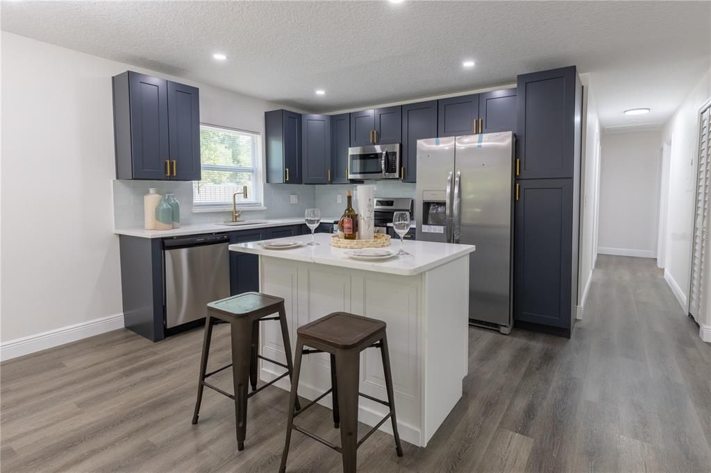 For Sale: $358,900 (3 beds, 2 baths, 1374 Square Feet)