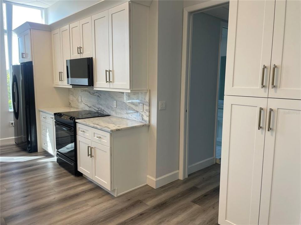 For Sale: $689,900 (2 beds, 1 baths, 2495 Square Feet)