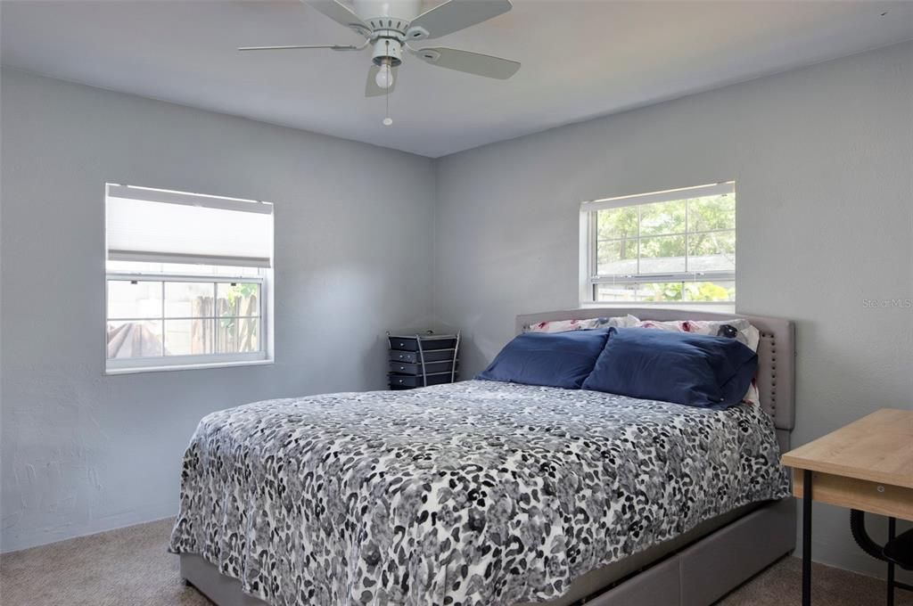 Active With Contract: $314,000 (3 beds, 2 baths, 1068 Square Feet)