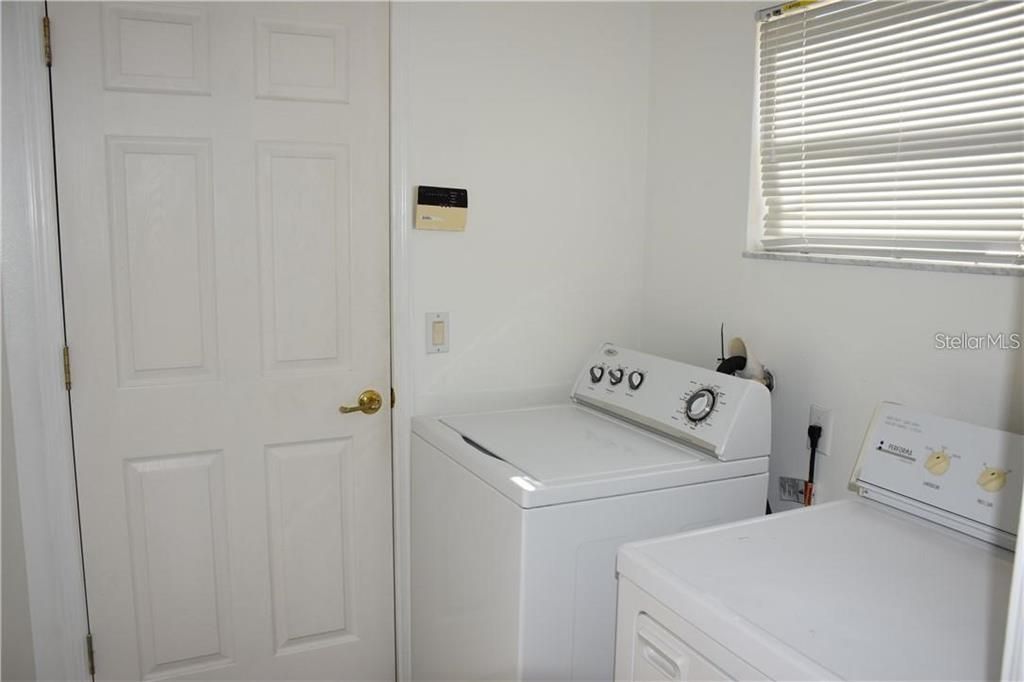 For Rent: $2,250 (3 beds, 2 baths, 1557 Square Feet)