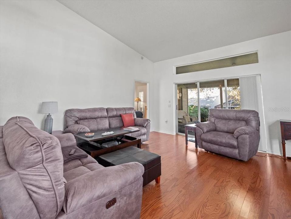 Active With Contract: $279,000 (2 beds, 2 baths, 1496 Square Feet)