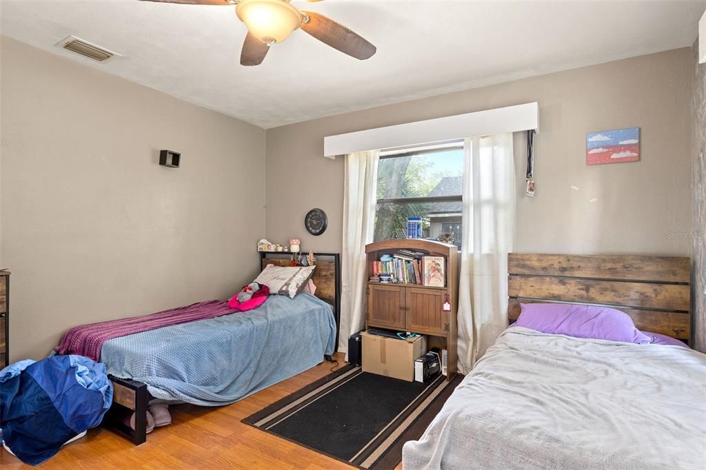 For Sale: $289,000 (3 beds, 1 baths, 1388 Square Feet)