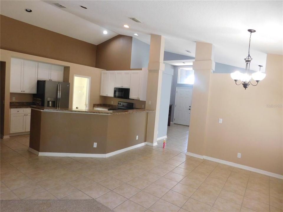 Active With Contract: $2,800 (4 beds, 2 baths, 1946 Square Feet)