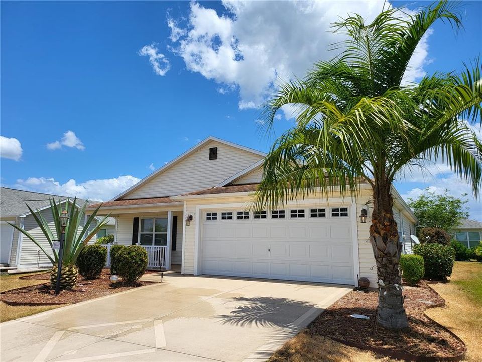 For Sale: $399,990 (3 beds, 2 baths, 1634 Square Feet)