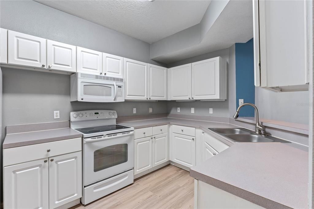 For Rent: $1,945 (3 beds, 2 baths, 1362 Square Feet)