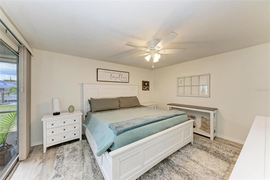 Active With Contract: $339,900 (2 beds, 2 baths, 931 Square Feet)