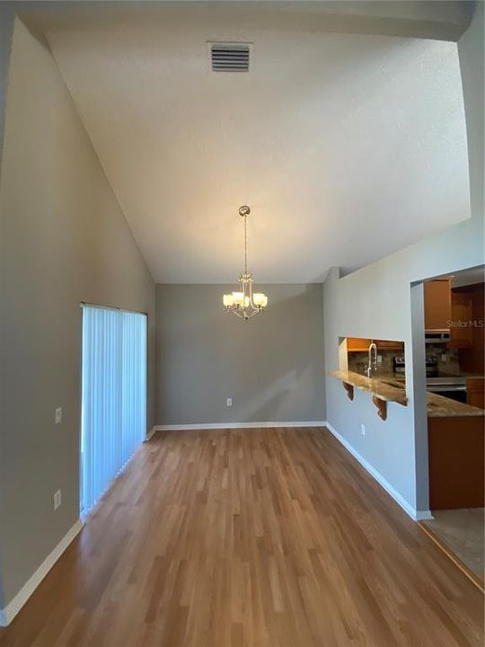 For Rent: $2,850 (3 beds, 2 baths, 1715 Square Feet)