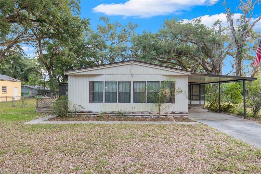 Active With Contract: $149,900 (2 beds, 2 baths, 1456 Square Feet)