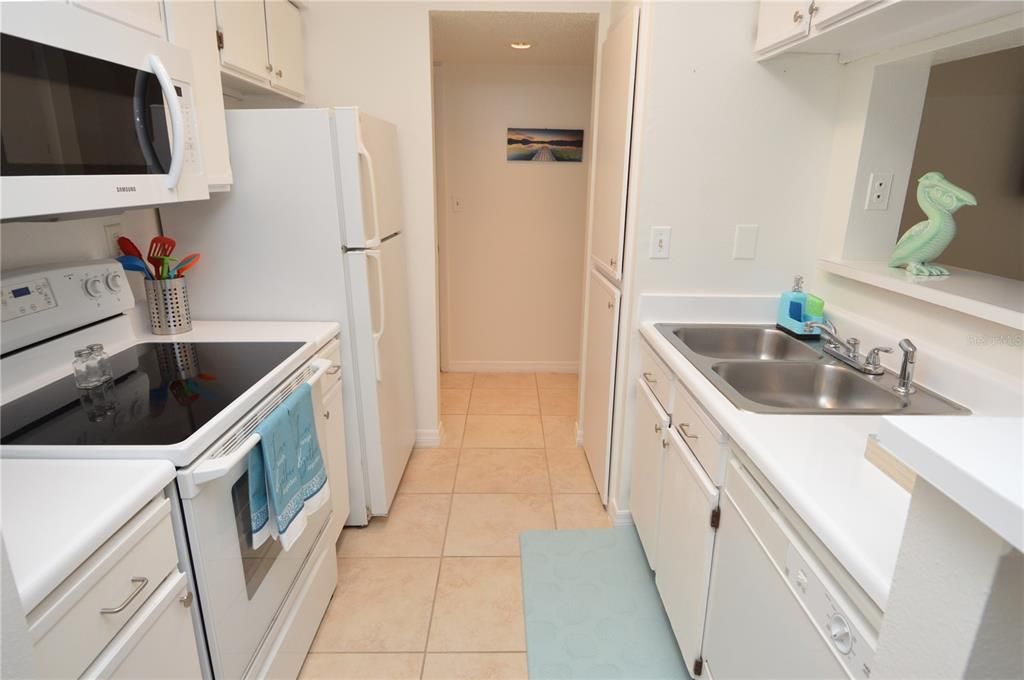 For Rent: $1,600 (1 beds, 1 baths, 625 Square Feet)