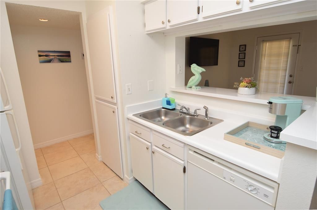 For Rent: $1,600 (1 beds, 1 baths, 625 Square Feet)