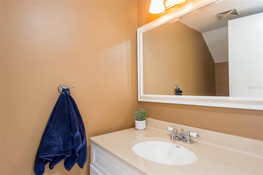 For Sale: $239,000 (2 beds, 2 baths, 1260 Square Feet)