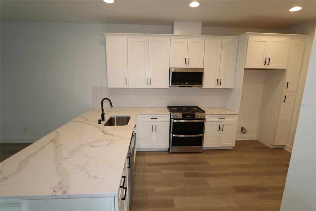 For Sale: $447,999 (2 beds, 2 baths, 1452 Square Feet)