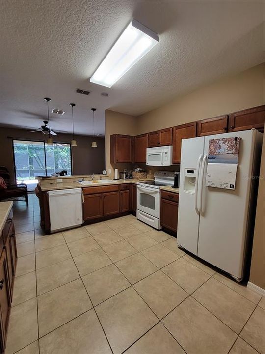For Rent: $2,200 (3 beds, 2 baths, 1562 Square Feet)