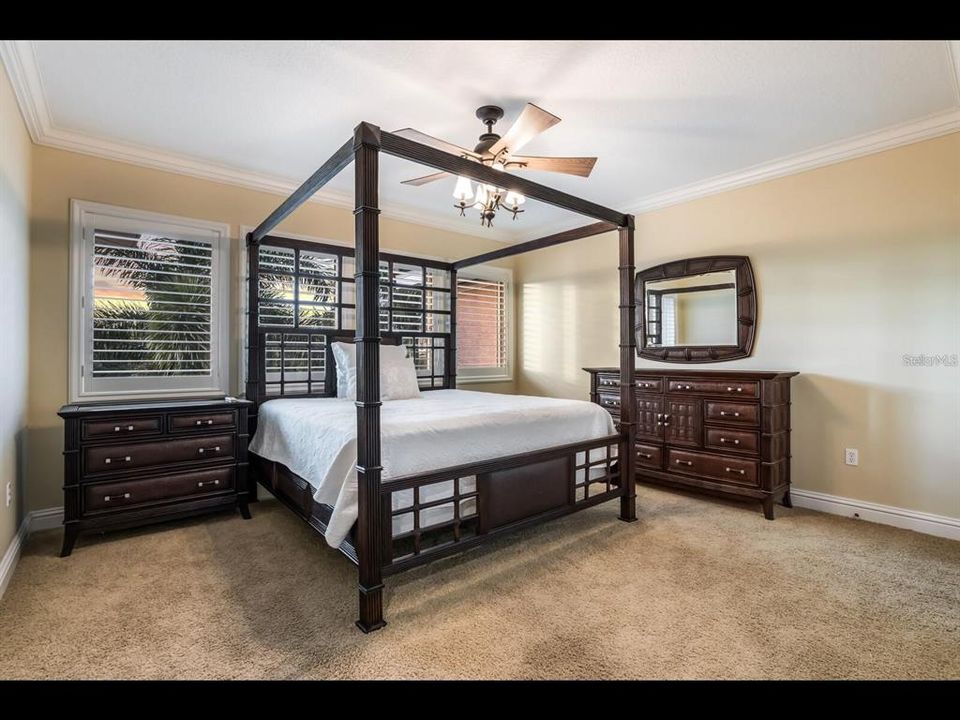 В аренду: $11,000 (4 спален, 3 ванн, 3963 Квадратных фут)