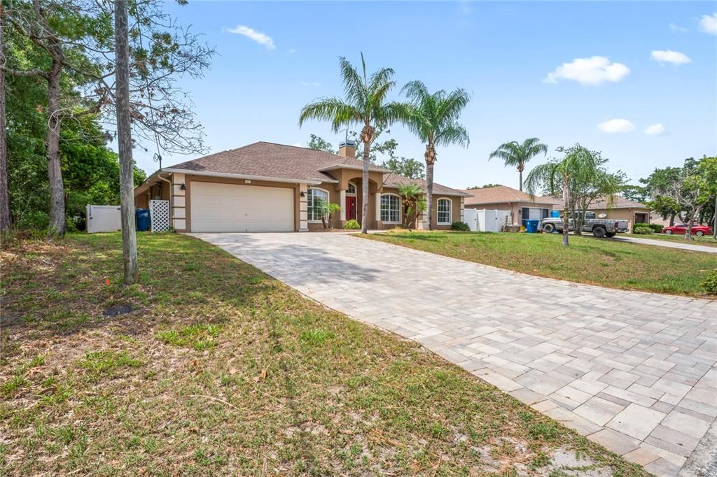 Active With Contract: $429,900 (4 beds, 3 baths, 2172 Square Feet)