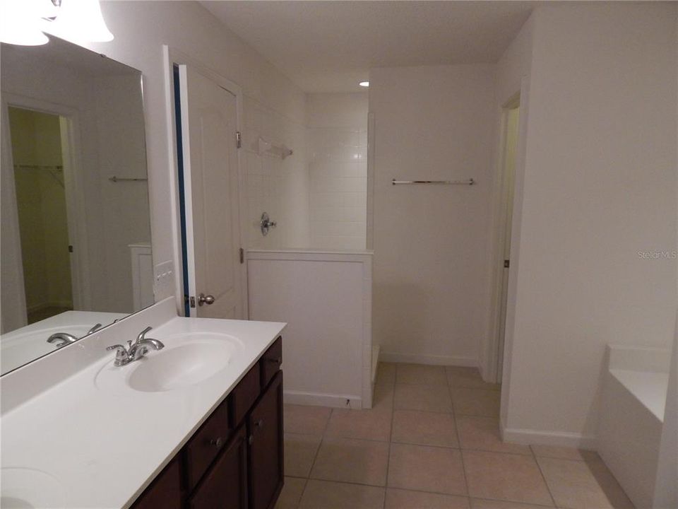For Rent: $2,500 (4 beds, 2 baths, 2136 Square Feet)