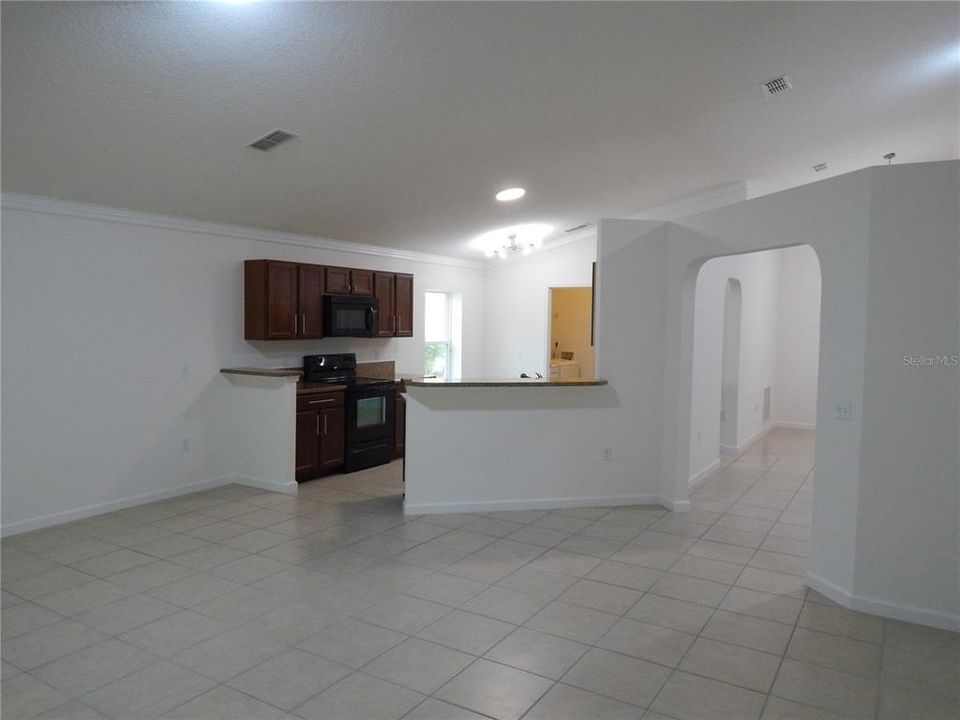 For Rent: $2,500 (4 beds, 2 baths, 2136 Square Feet)