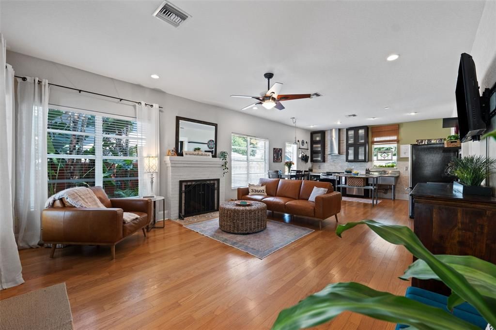 Active With Contract: $598,000 (3 beds, 2 baths, 1446 Square Feet)