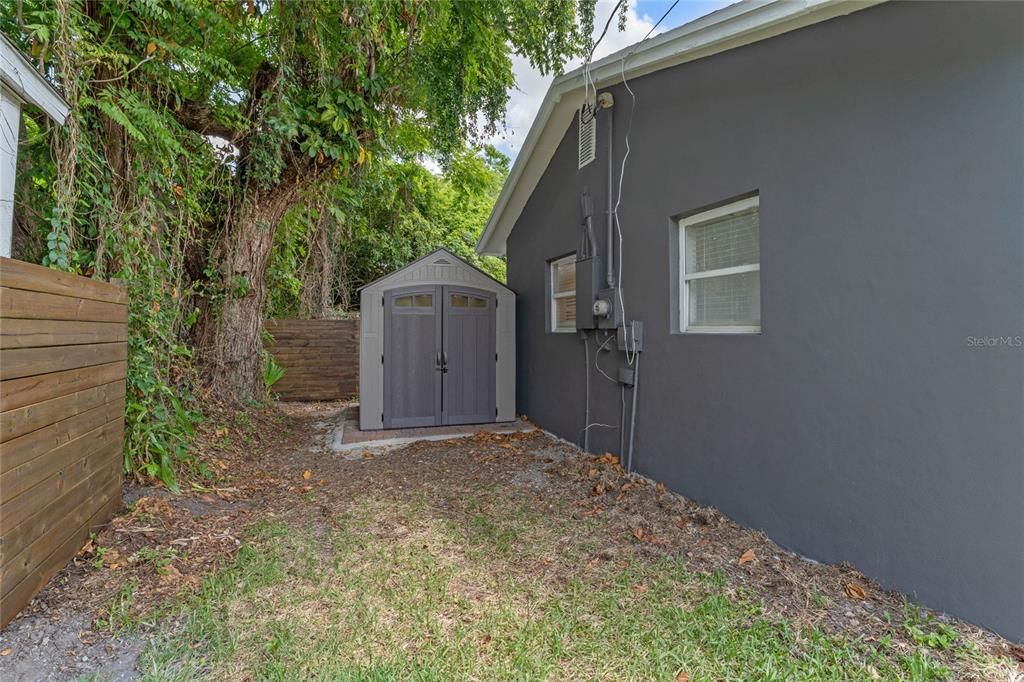For Sale: $398,000 (3 beds, 2 baths, 987 Square Feet)