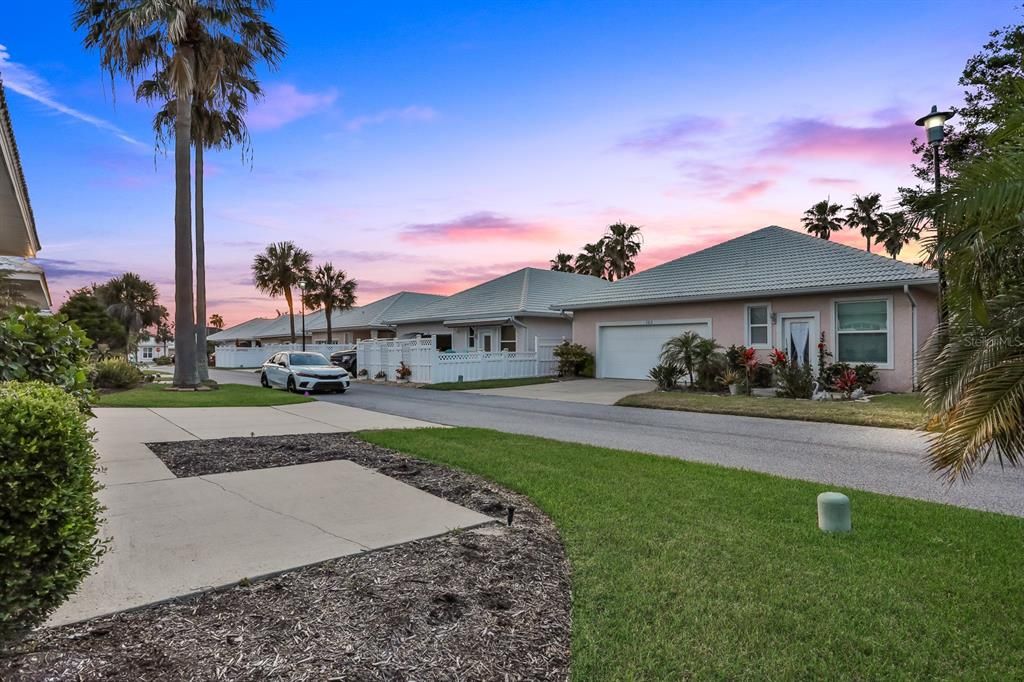 Active With Contract: $492,500 (3 beds, 2 baths, 1598 Square Feet)