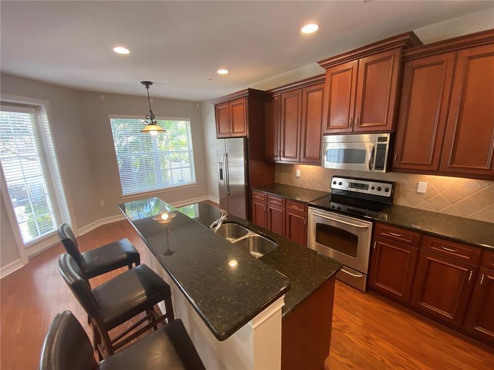 Active With Contract: $3,799 (3 beds, 2 baths, 2019 Square Feet)