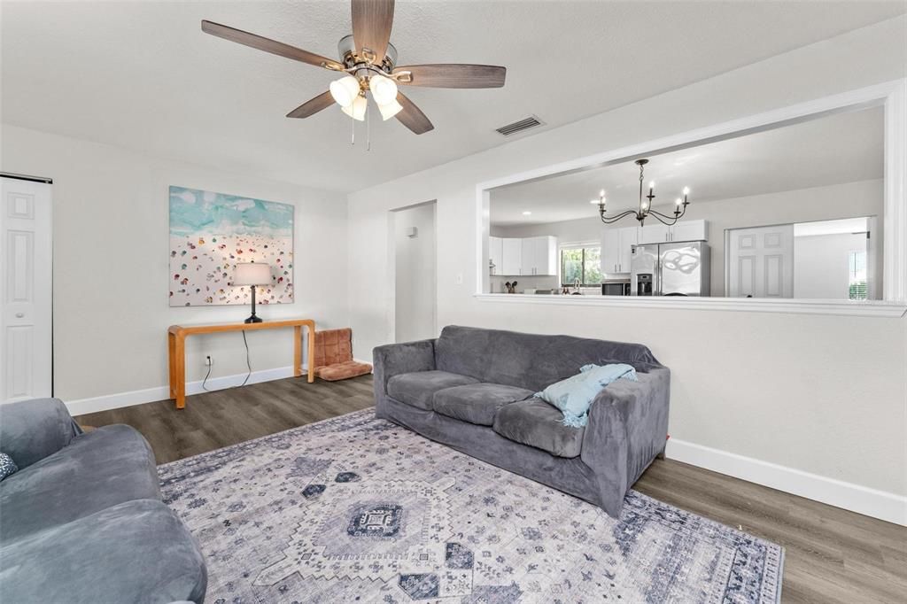 For Sale: $349,000 (3 beds, 2 baths, 1476 Square Feet)