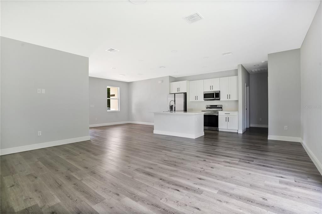 Active With Contract: $285,000 (4 beds, 2 baths, 1636 Square Feet)