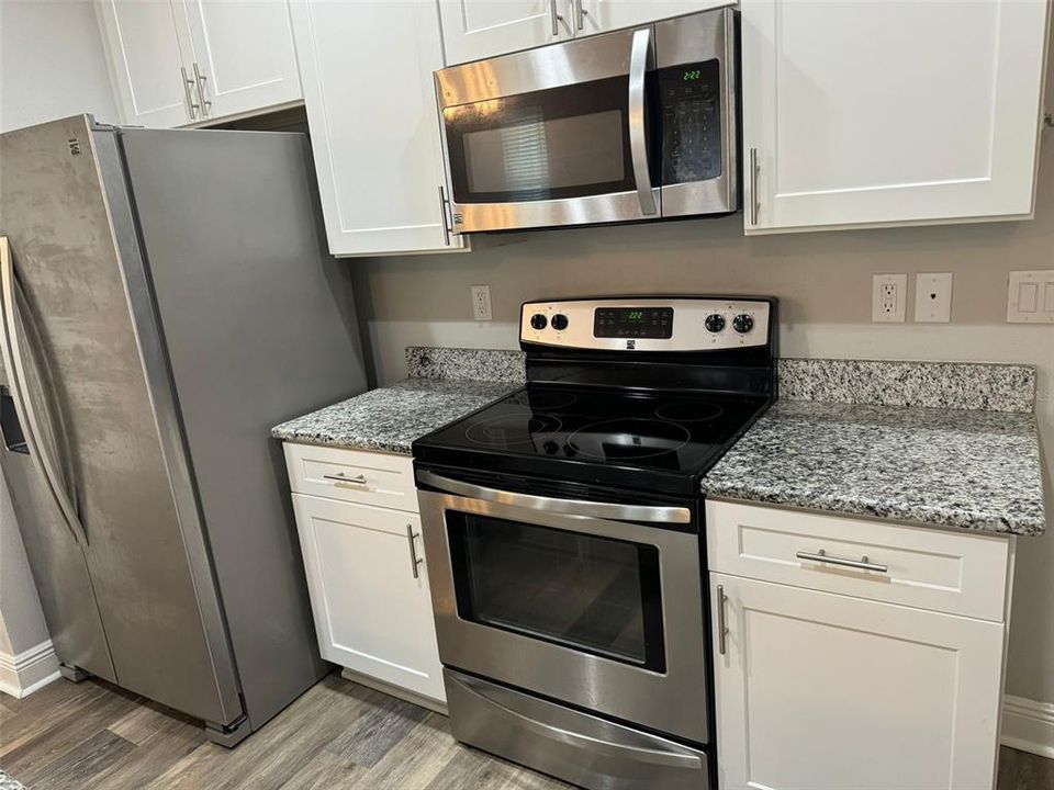 For Rent: $2,800 (3 beds, 2 baths, 3110 Square Feet)