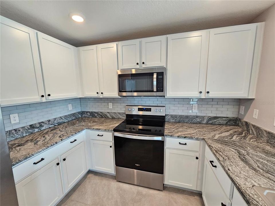 For Sale: $339,900 (3 beds, 2 baths, 1504 Square Feet)