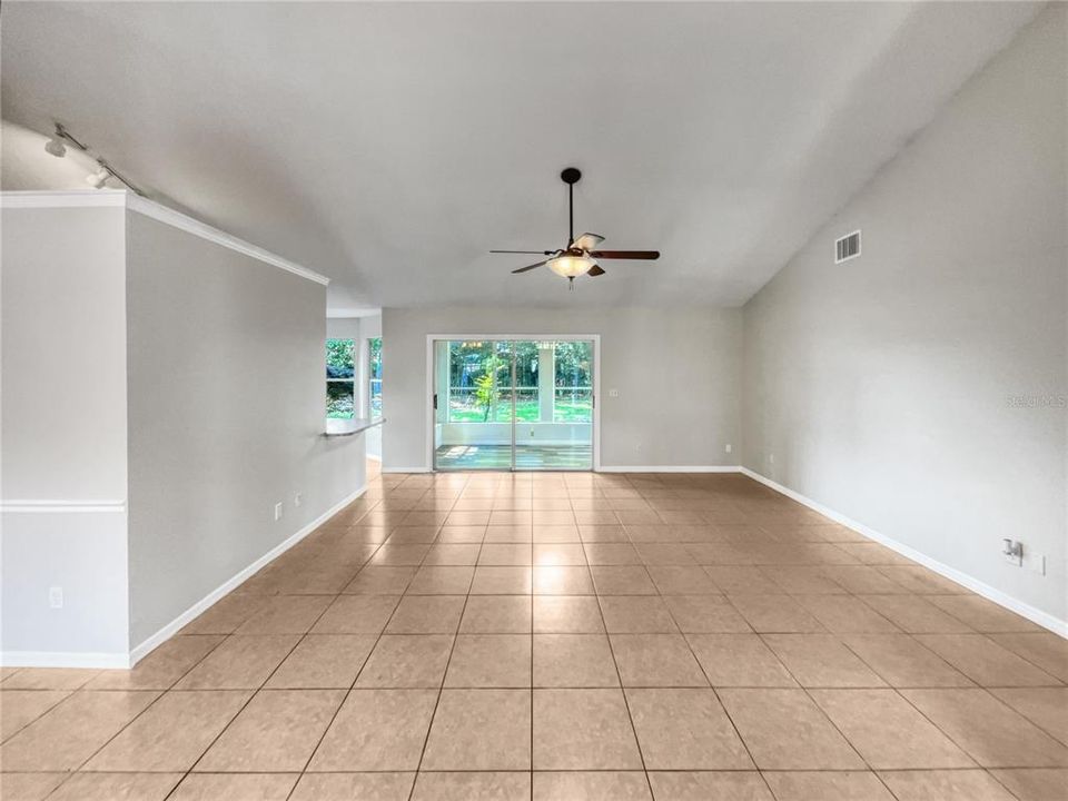 For Sale: $355,000 (4 beds, 2 baths, 1760 Square Feet)