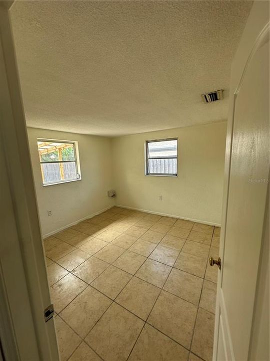 Recently Rented: $1,395 (2 beds, 1 baths, 840 Square Feet)