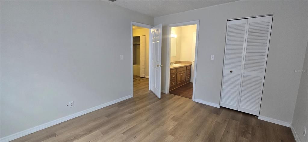 Recently Rented: $1,095 (2 beds, 1 baths, 961 Square Feet)