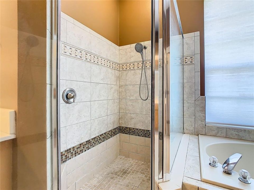 最近租的: $3,050 (5 贝兹, 3 浴室, 2725 平方英尺)