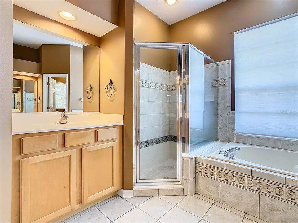 最近租的: $3,050 (5 贝兹, 3 浴室, 2725 平方英尺)