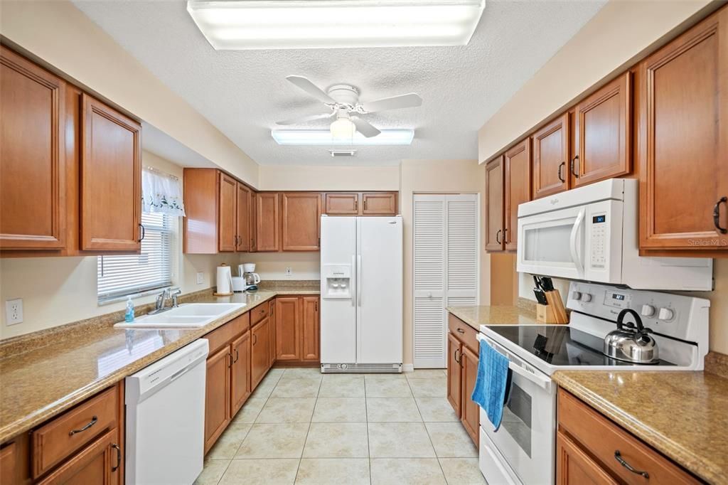 For Sale: $357,000 (3 beds, 2 baths, 1814 Square Feet)