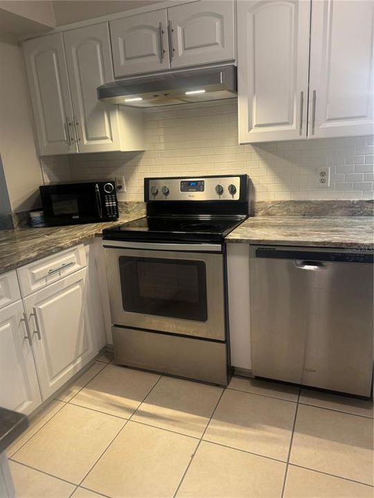 For Rent: $1,900 (2 beds, 2 baths, 1220 Square Feet)
