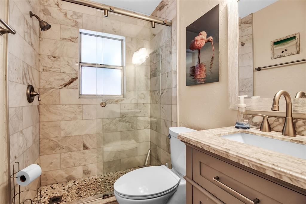 Active With Contract: $320,000 (1 beds, 1 baths, 372 Square Feet)