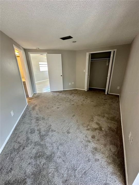 Active With Contract: $259,000 (2 beds, 1 baths, 864 Square Feet)