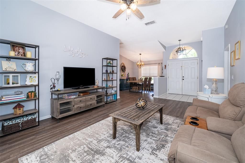 Active With Contract: $435,000 (3 beds, 2 baths, 2067 Square Feet)