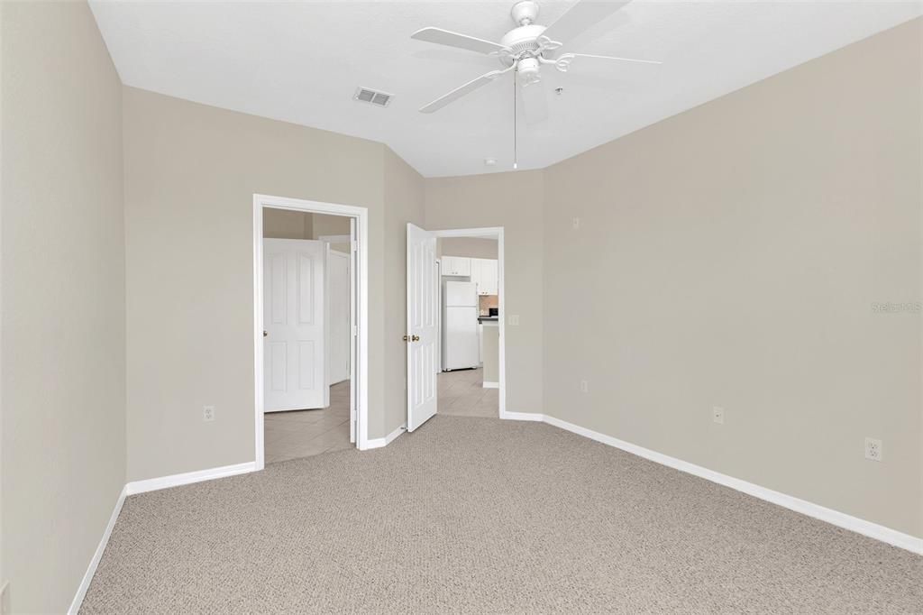 For Sale: $249,900 (2 beds, 2 baths, 1111 Square Feet)