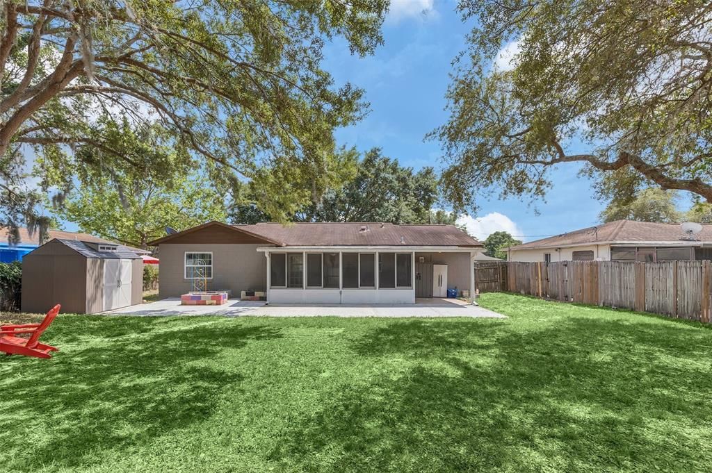 Active With Contract: $319,900 (4 beds, 2 baths, 1372 Square Feet)