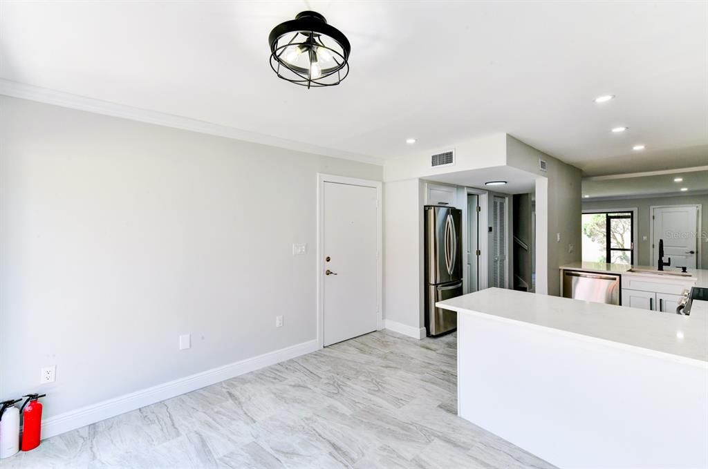 For Sale: $379,900 (2 beds, 2 baths, 1492 Square Feet)