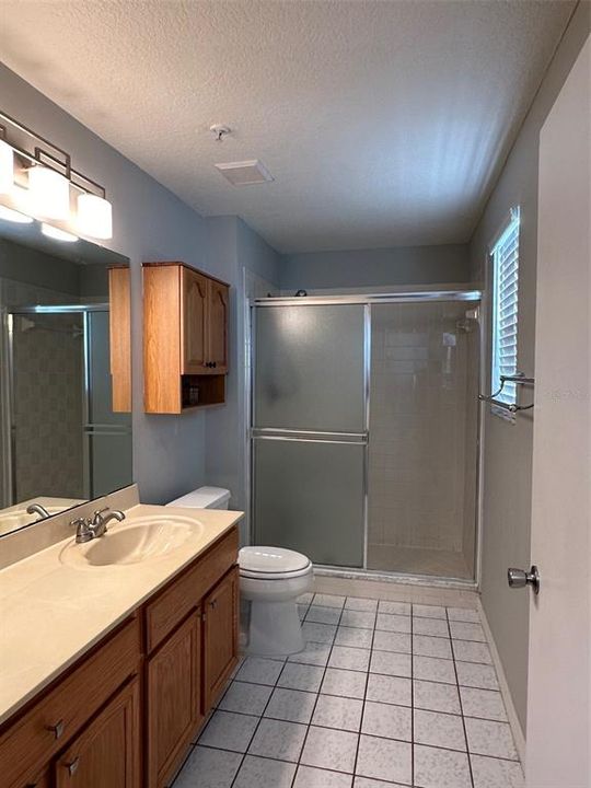 For Rent: $2,000 (3 beds, 2 baths, 1457 Square Feet)