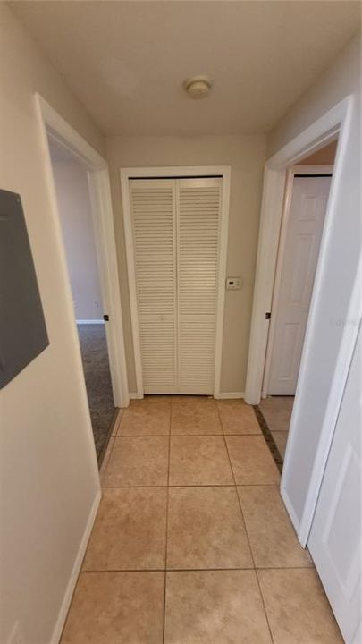 Active With Contract: $1,395 (1 beds, 1 baths, 885 Square Feet)