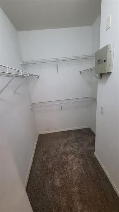 For Rent: $1,425 (1 beds, 1 baths, 885 Square Feet)