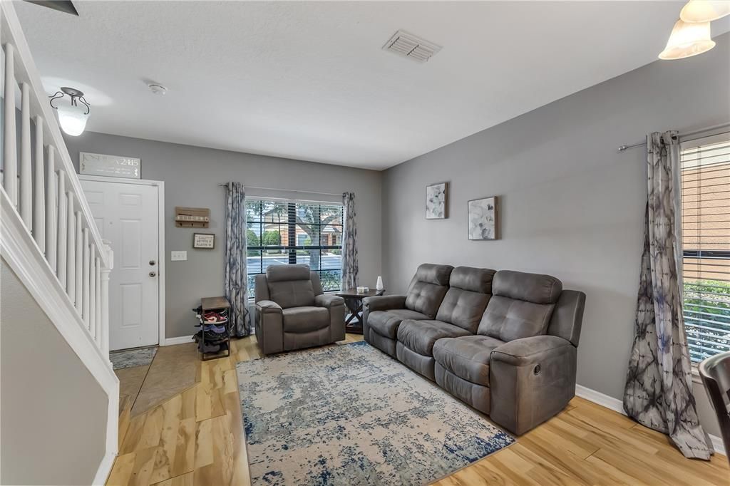 For Sale: $284,000 (3 beds, 2 baths, 1420 Square Feet)