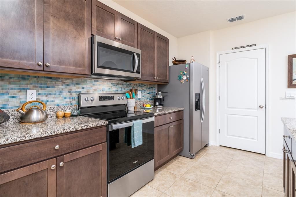 For Sale: $365,000 (3 beds, 2 baths, 1697 Square Feet)