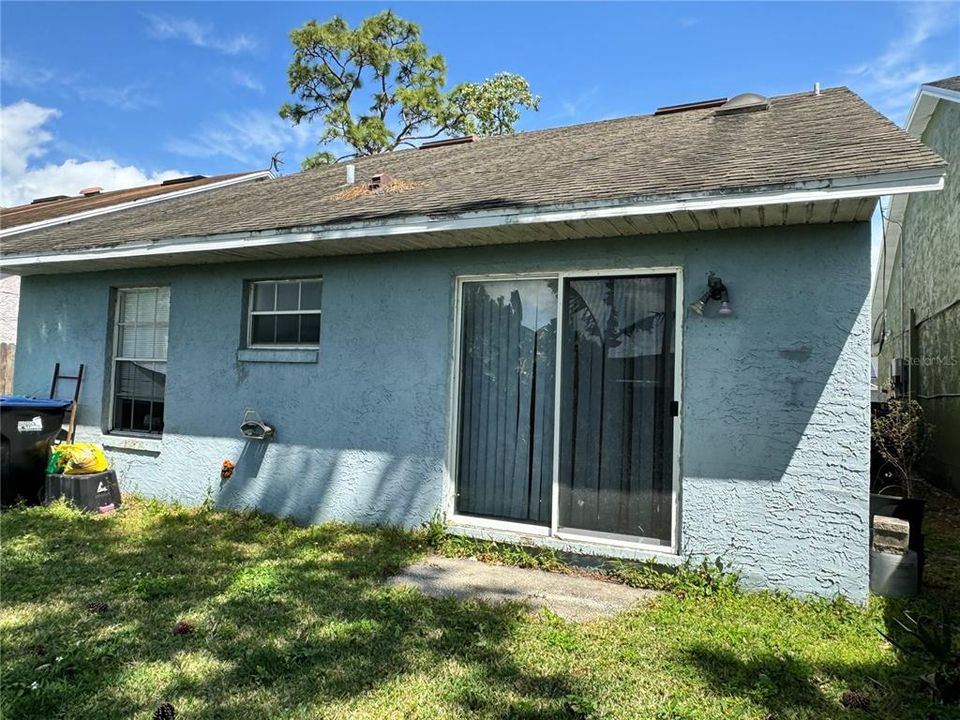 Recently Sold: $230,000 (3 beds, 2 baths, 1216 Square Feet)
